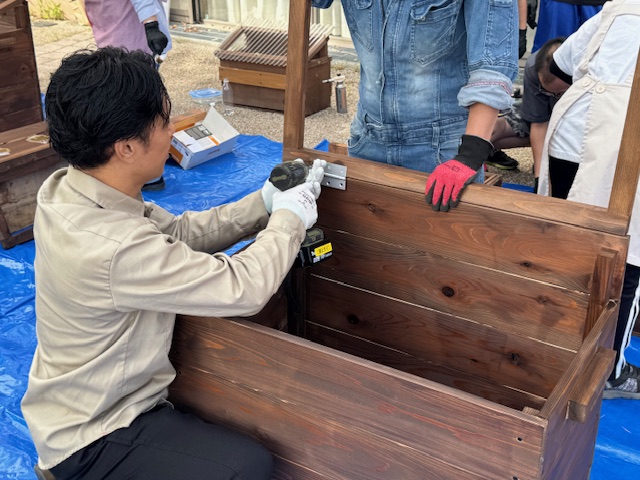 蓋取り付けの様子