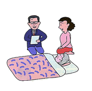 布団に横になっている高齢者、その横に座って聞き取り調査をしている職員と話をしている女性のイラスト