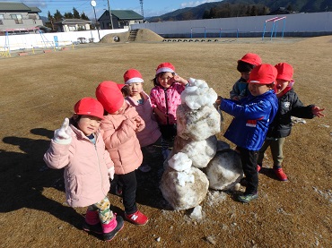 沢保育園：雪遊び