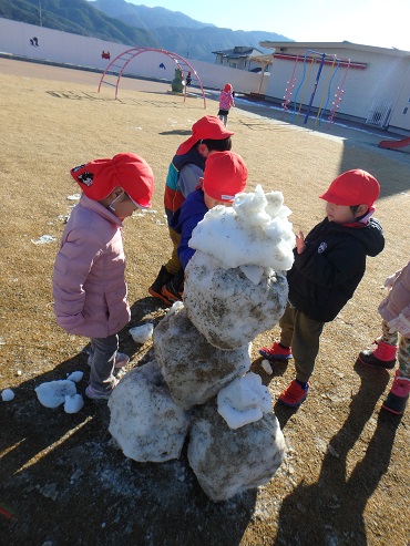 沢保育園：雪遊び