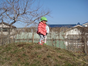 東みのわ保育園：1歳児うさぎ組の散歩