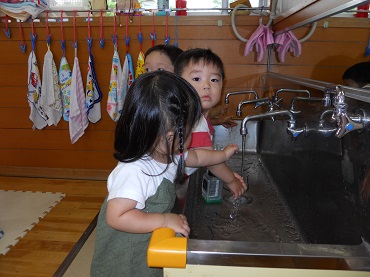 松島保育園：食べること、だ～い好き！うさぎ組
