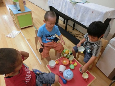 東みのわ保育園：年少「いちご組」の遊び