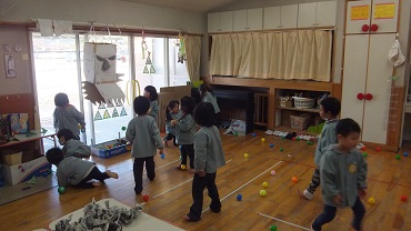 松島保育園いちご組：ちびっこ・かいじゅうボール入れ