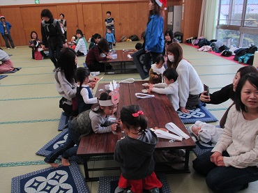 松島分館 子育て学級“スマイルクラブ”のクリスマス会