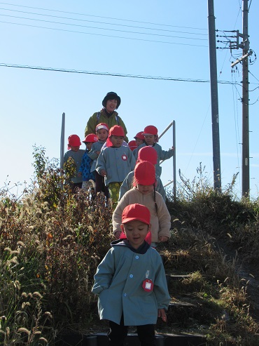 三日町保育園：年少ばら組の遠出の散歩
