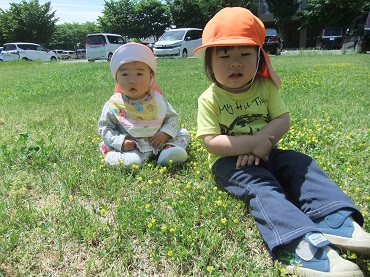 東みのわ保育園：うさぎ組（１歳児）の散歩