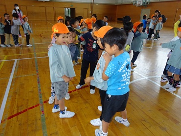 東みのわ保育園：東小1年生との交流会