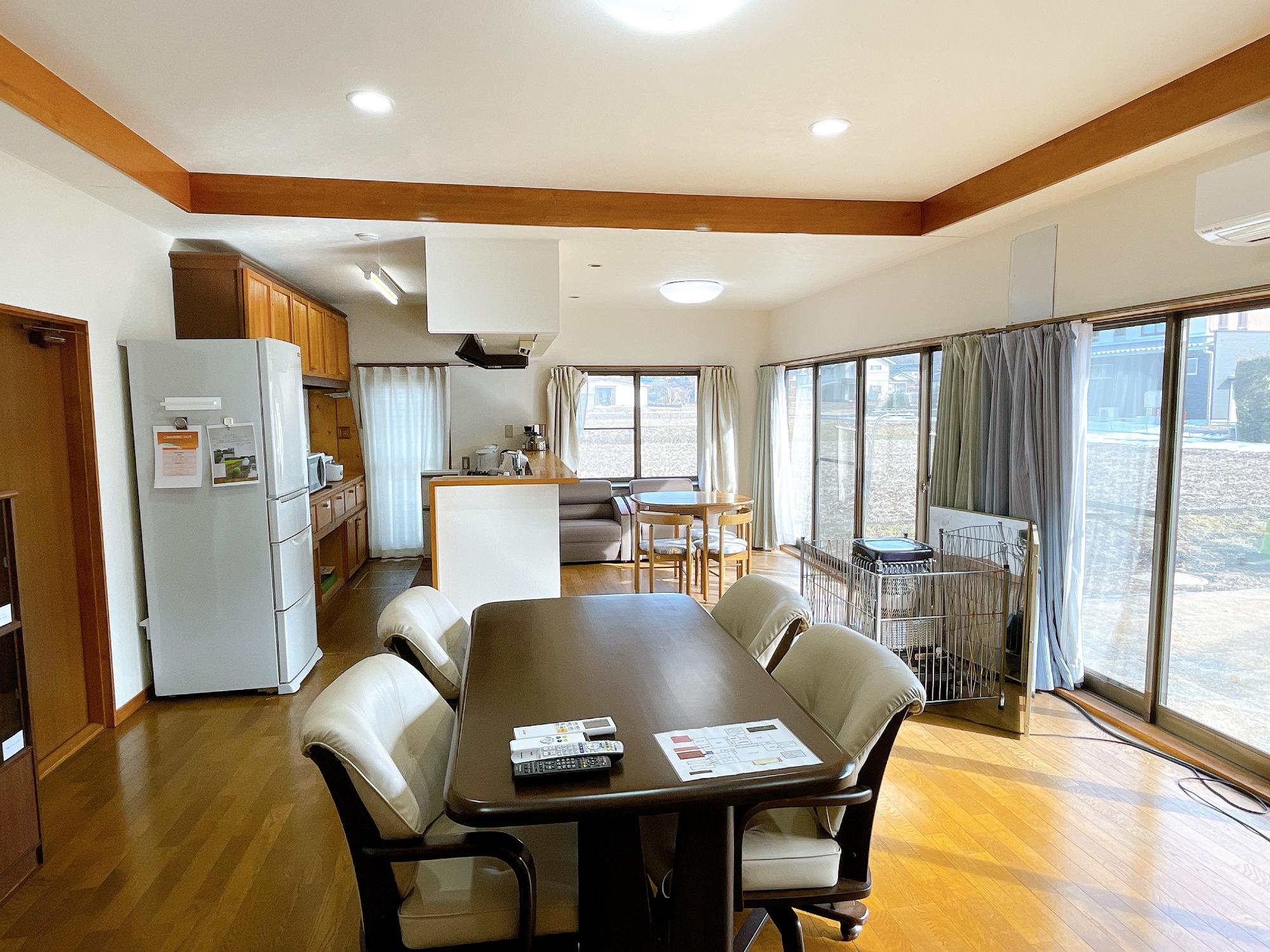 移住体験住宅リビングの写真